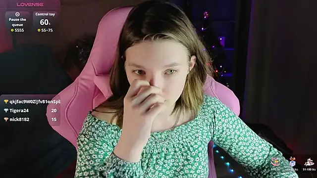 Mia_Myles 现场XXX聊天