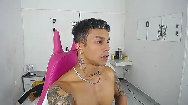 Chatroom XXX en direct de Leonard_Price