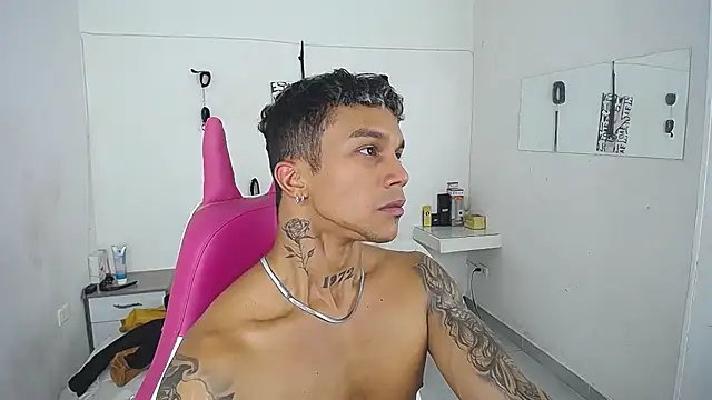 Leonard_Price 即時 XXX 聊天