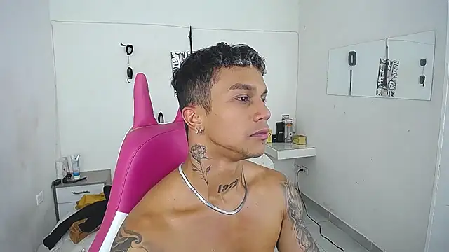 Leonard_Price élő XXX-chatje