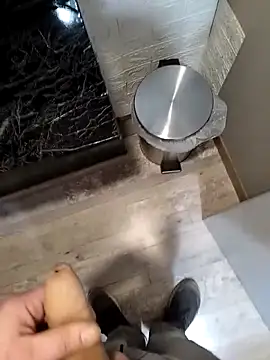 I-we_alwaYs_In_PubliC Webcam Show