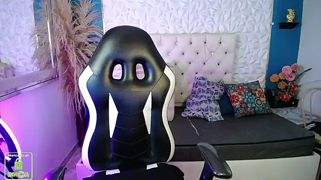 NathaliaSweet_11's Live XXX Chat