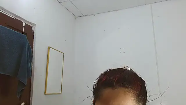 Thalian Adlı Modelin Web Kamerası Şovu