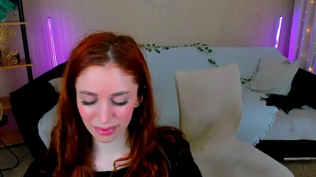 ChristinaConteeree's Live XXX Chat