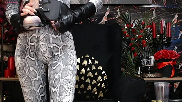 DominatrixEve Live XXX-Chat