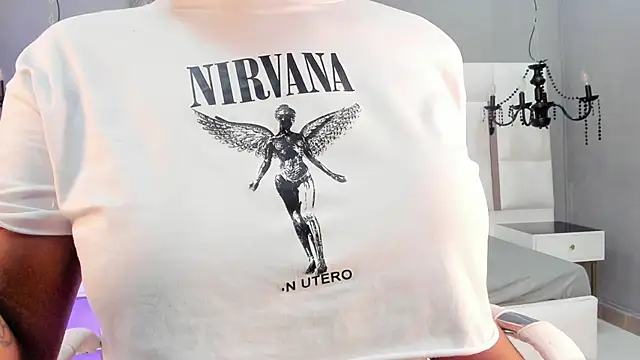 tinaqueen_noa's Live XXX Chat