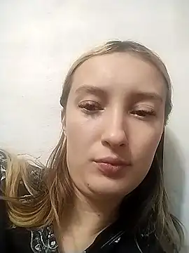 Онлайн чат XXX Olivia_Kis