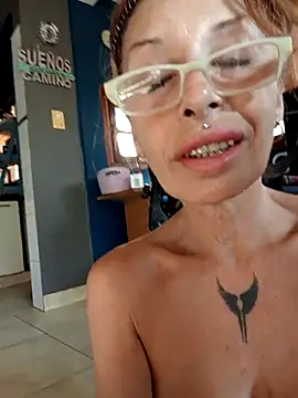 แชท XXX สดของ FrozenWaffle