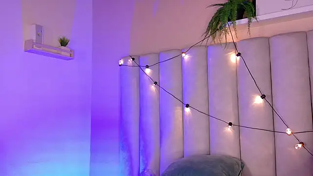 alaia-rogers' Live XXX Chat