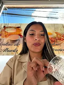 Chat XXX ao vivo de Cami_Leon2