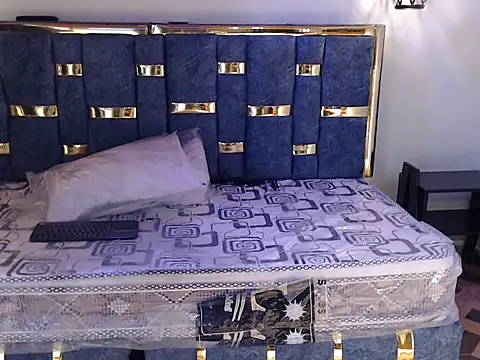 valery_cute_18's Live XXX Chat