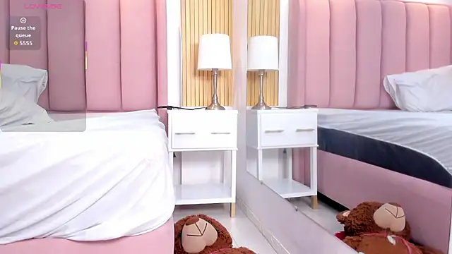 Emily_Jonness_'s Live XXX Chat