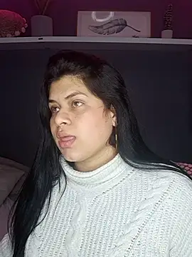 adhara-walk Adlı Modelin Canlı XXX Sohbeti