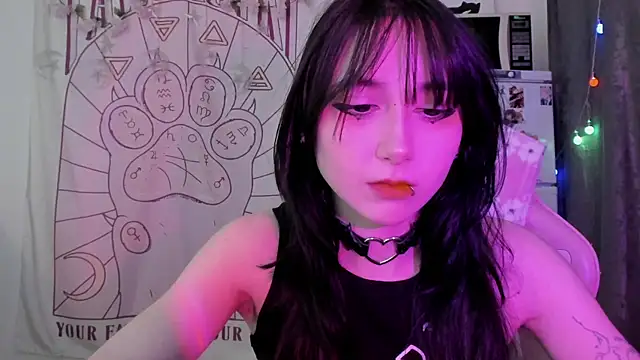 Holy420lolii Live XXX-chat