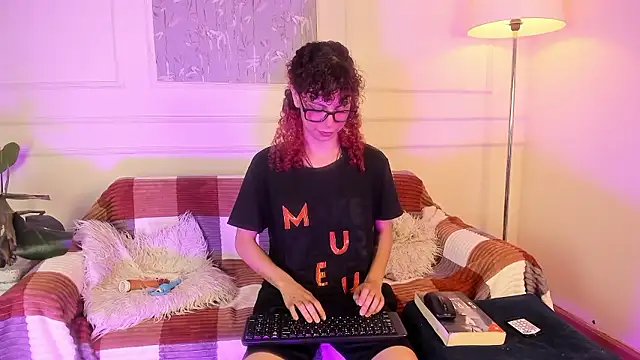 Онлайн чат XXX AliceMadnes