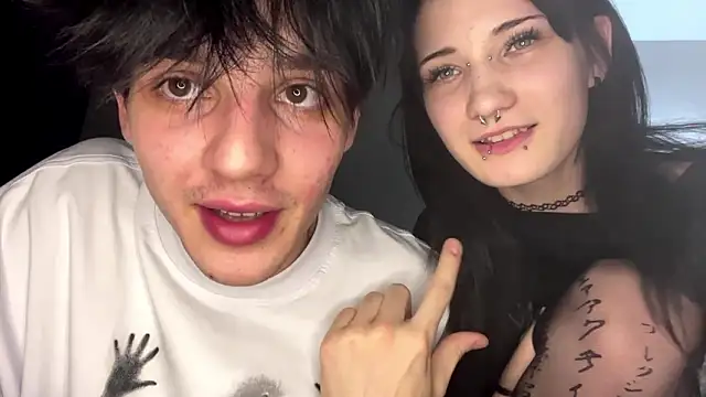 altycouple's Live XXX Chat