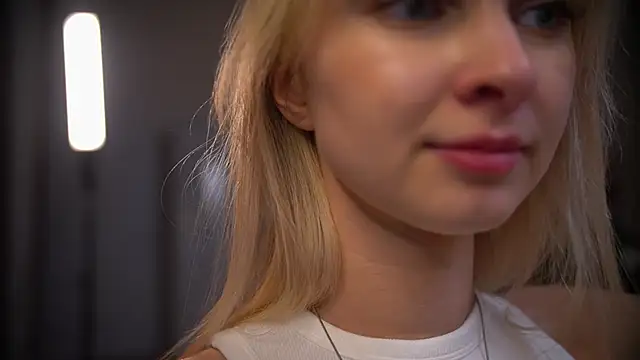 hereandnows_'s Live XXX Chat