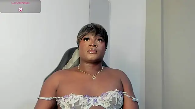 Chat +18 de SofiaBrouw ao vivo