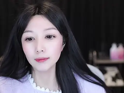 Nuyoah-77 Live XXX-chat