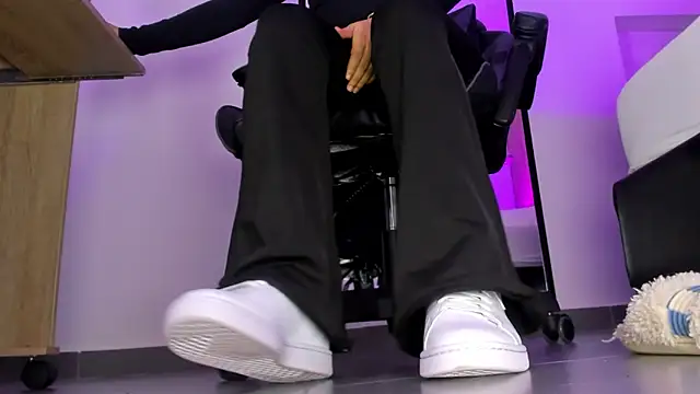 alma_fenix's Live XXX Chat