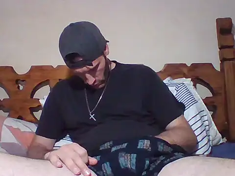 Tomy_BulatのライブXXXチャット