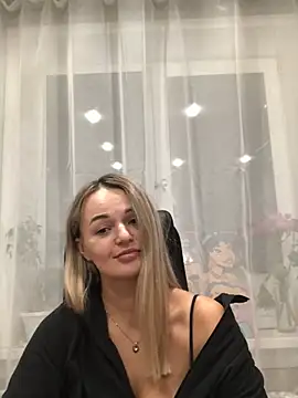 Seralunee's Live XXX Chat