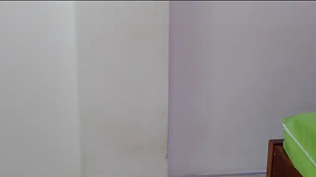 skinnysofia18's Live XXX Chat