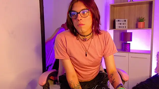 Lullaby_Charade's Webcam Show