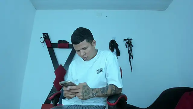 Chat XXX Live Steven19_LatinBoy