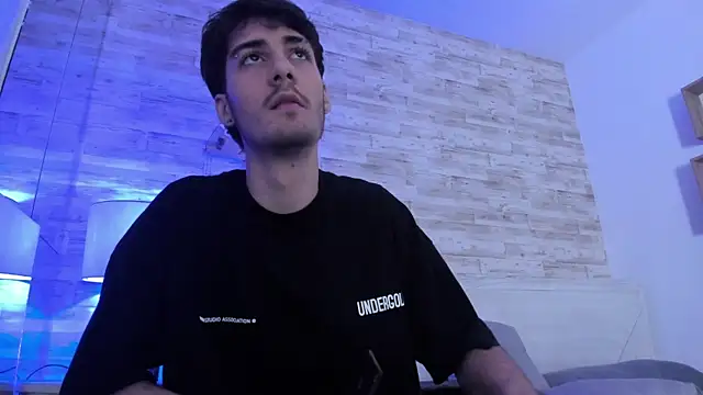 Emir_Ozan_ 即時 XXX 聊天