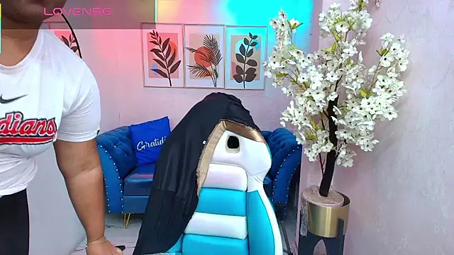 Онлайн чат XXX Emiily__Rousse