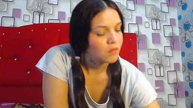 Chat +18 de ALANA_SIX ao vivo