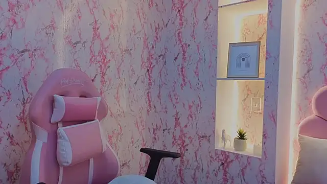 IssaSkinny's Live XXX Chat