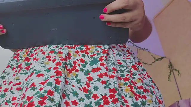 Chatroom XXX en direct de Missy_22_