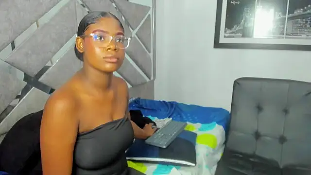 Chat XXX ao vivo de EvaxEmma