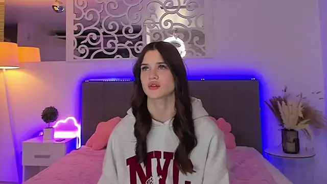 Вебкам-шоу LuisaClover