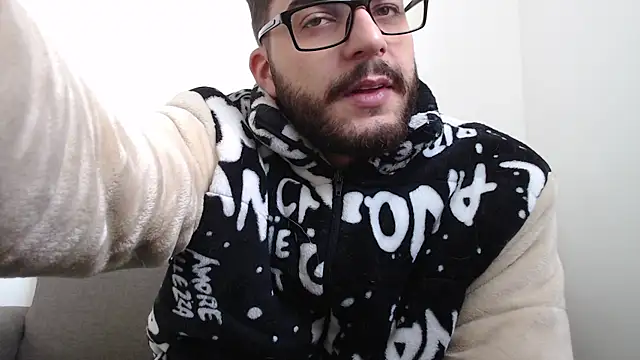 thomas_gun 即時 XXX 聊天