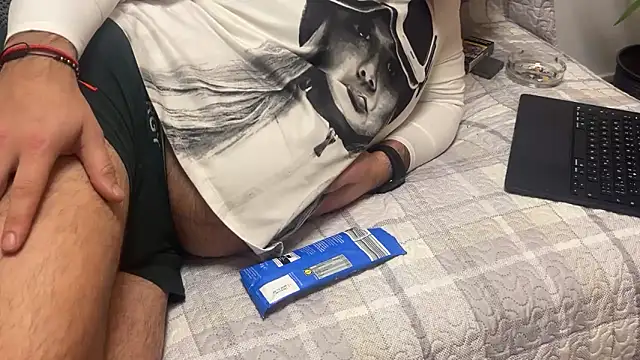 TARKAN1のライブXXXチャット