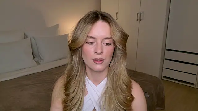 RozzitaBedberry Chat XXX live