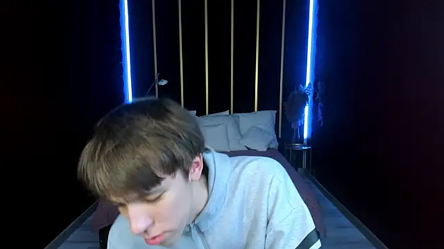 XXX chat uživo modela MarkBranston