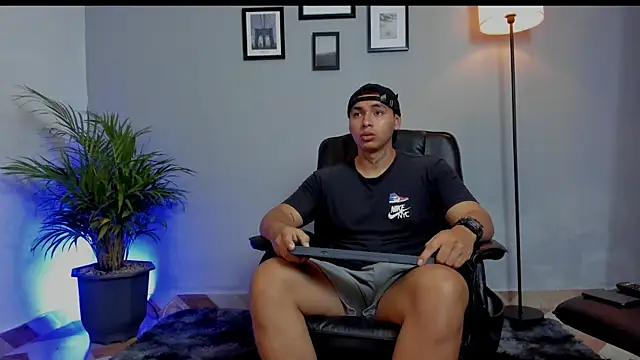 ronnie_crafored's Webcam Show