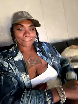 HaloRodeoLover2's Live XXX Chat