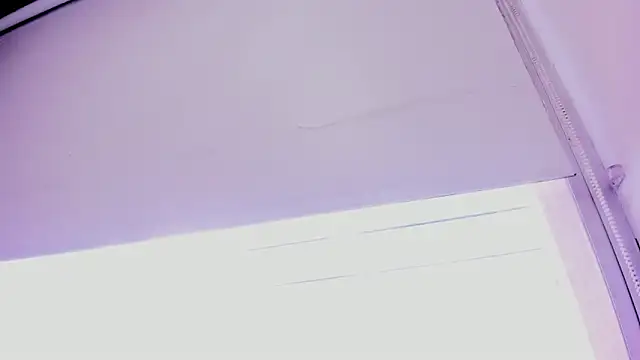 Cherllynn élő XXX-chatje