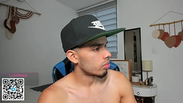 mateoleonee Chat XXX live