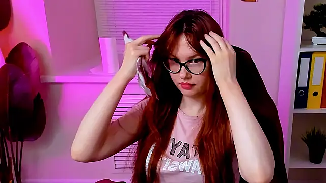 CarolGiggly's Live XXX Chat