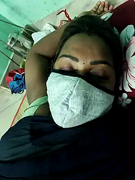 Tamil_Hot_Priya Chat XXX in diretta