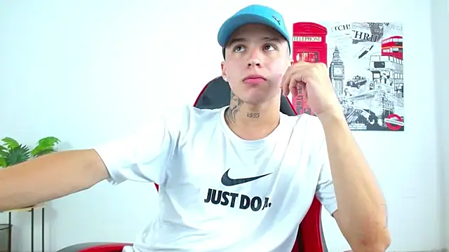 Cumandres18's Webcam Show