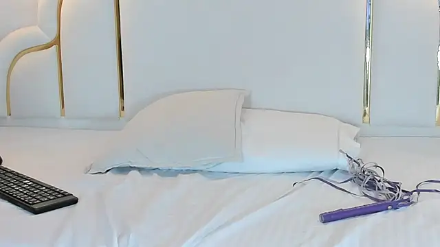 Онлайн чат XXX naughtyrose_vc