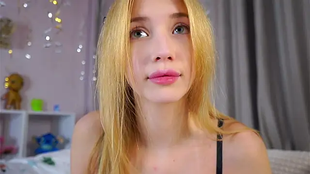 SunnivaCovil's Live XXX Chat