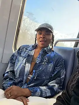 HaloRodeoLover2's Live XXX Chat